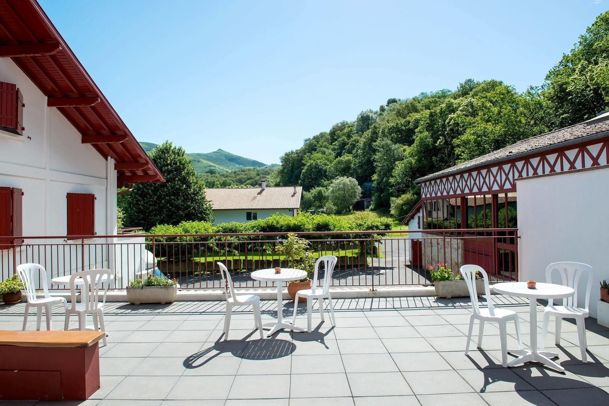 Logis Hotel Ur-Hegian Aïnhoa Exterior foto